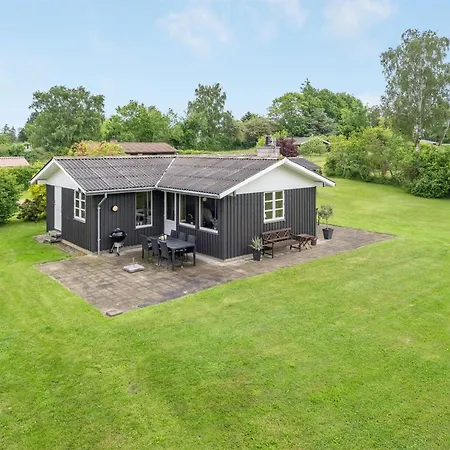 Jaike - 350m From The Sea By Interhome